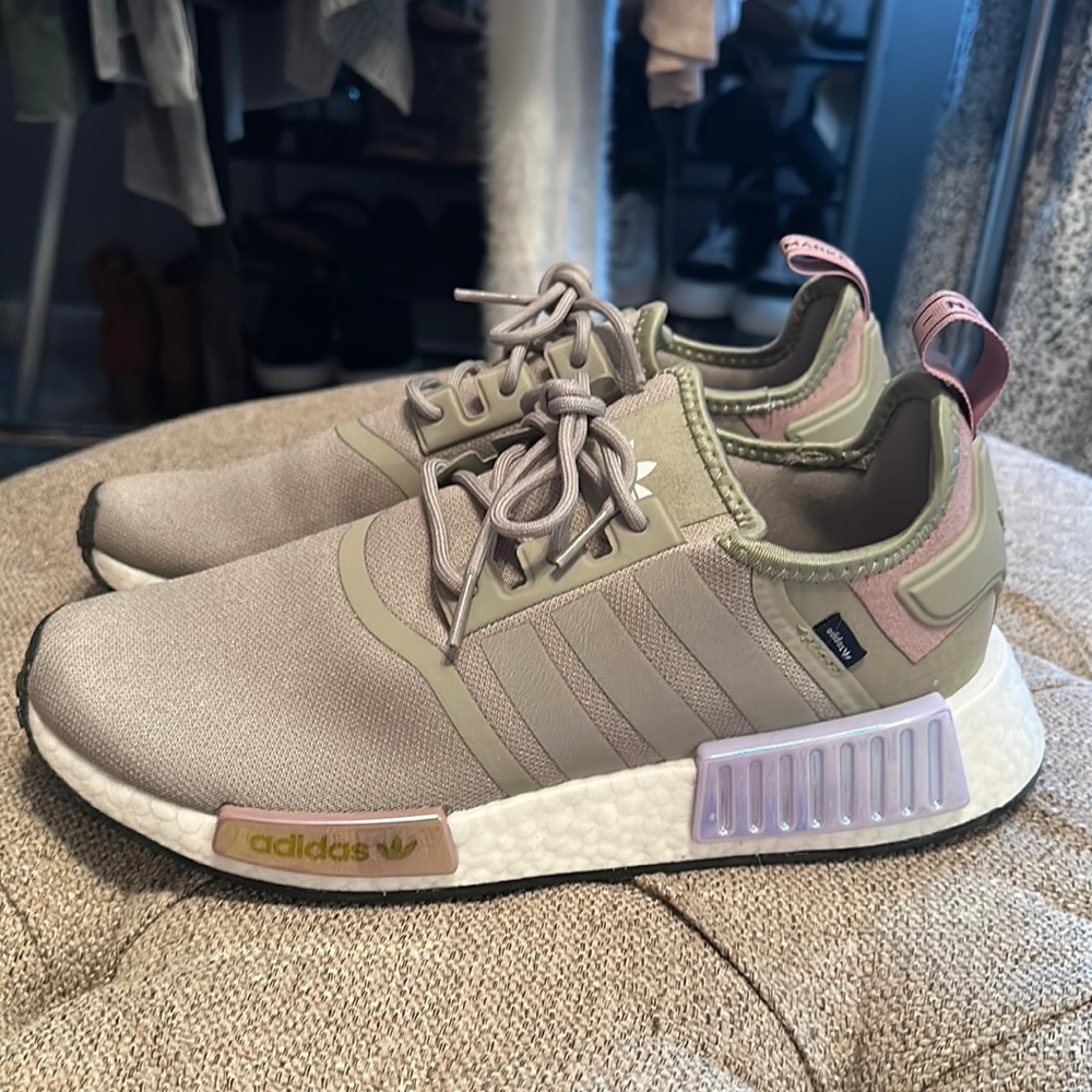 Adidas NMD women’s tennis shoes like new